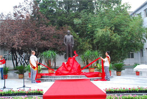 Jeme Tien Yow statue erected in CRRC Nankou