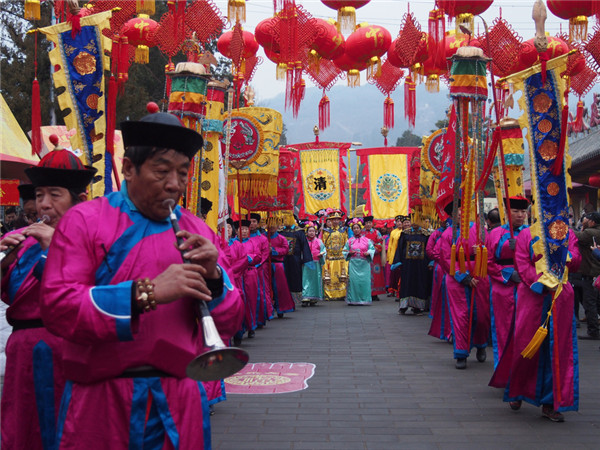 A guide for Year of the Rooster temple fairs in Beijing