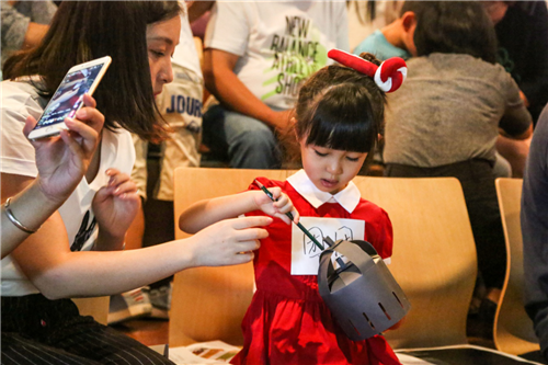 Luo Baobei and Magic Mall: seeing the world with a child’s eyes