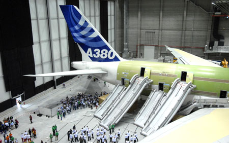 Airbus hopes new plane on schedule