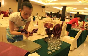 China service sector activity continues to retreat