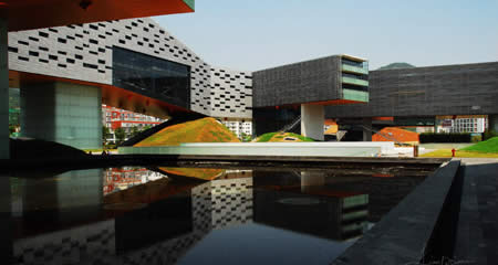 Cooling pond at Vanke Center