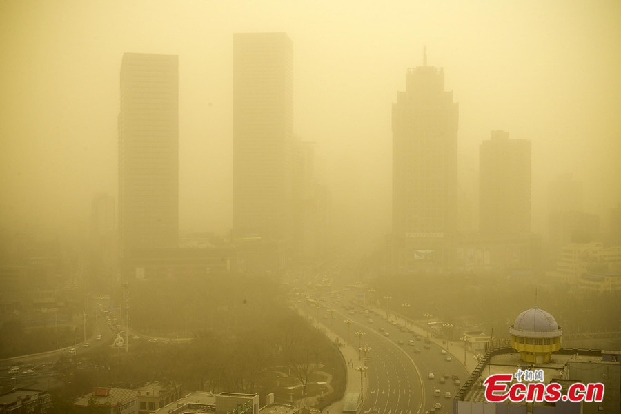 Dust storm engulfs Urumqi
