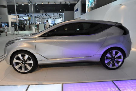 Hyundai Nuvis concept car