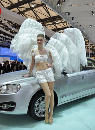 A foreign model at Shanghai Auto Show