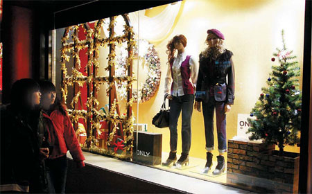 More window shoppers than buyers