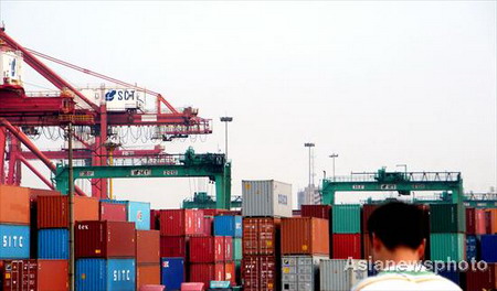 Minister: China's foreign trade to hit $2.6 trillion in 2008