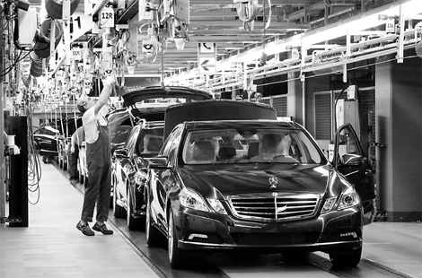 Mercedes-Benz tops sales goals