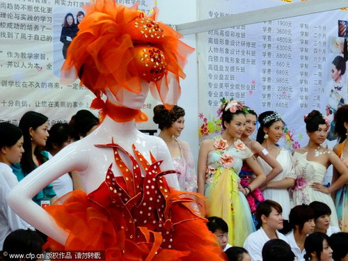 Wedding expo kicks off in Nanjing