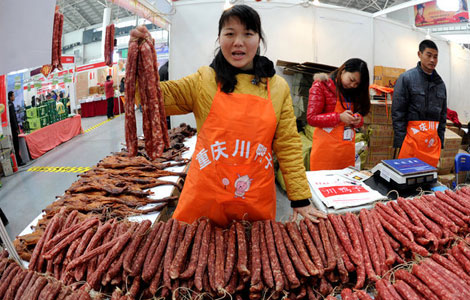 Retailers swarm Yiwu for Spring Festival