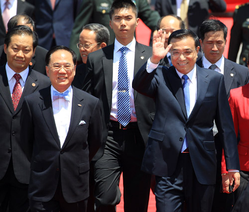 Vice-Premier Li Keqiang arrives in Hong Kong