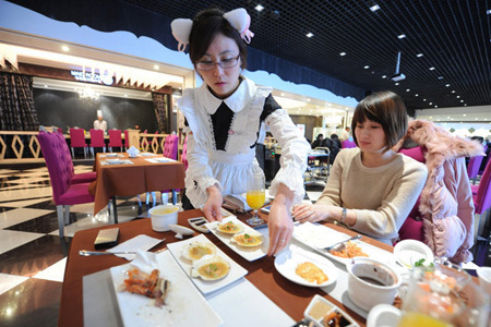 Maid-themed restaurant opens in Jiangsu