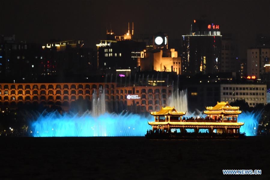 Guests attending G20 summit have boat trip in West Lake