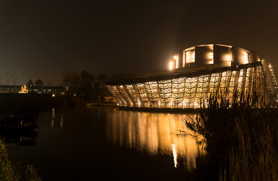 Night view of Wuzhen