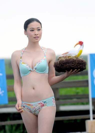 Green underwear show held in Shanghai