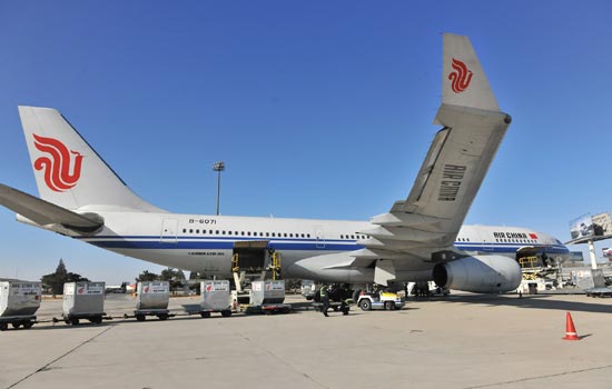 Smiling German enjoys high life with Air China