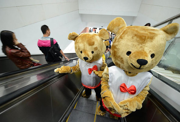 Teddy bears take over subway