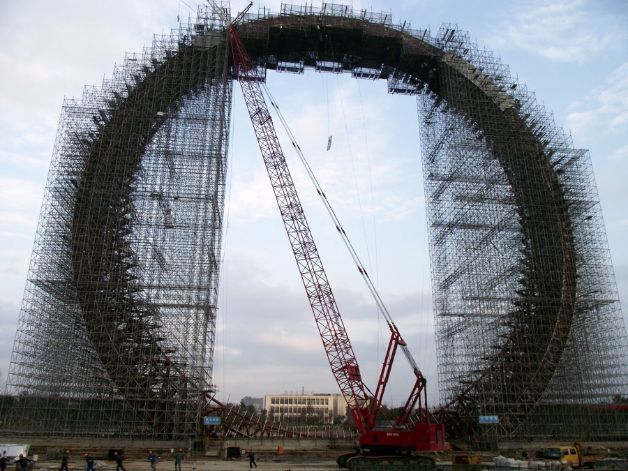 World's largest spokeless Ferris wheel under construction