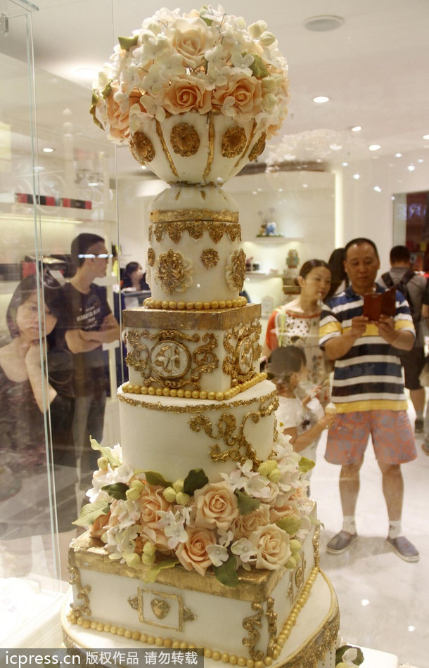 Fondant cakes shine in Nanjing