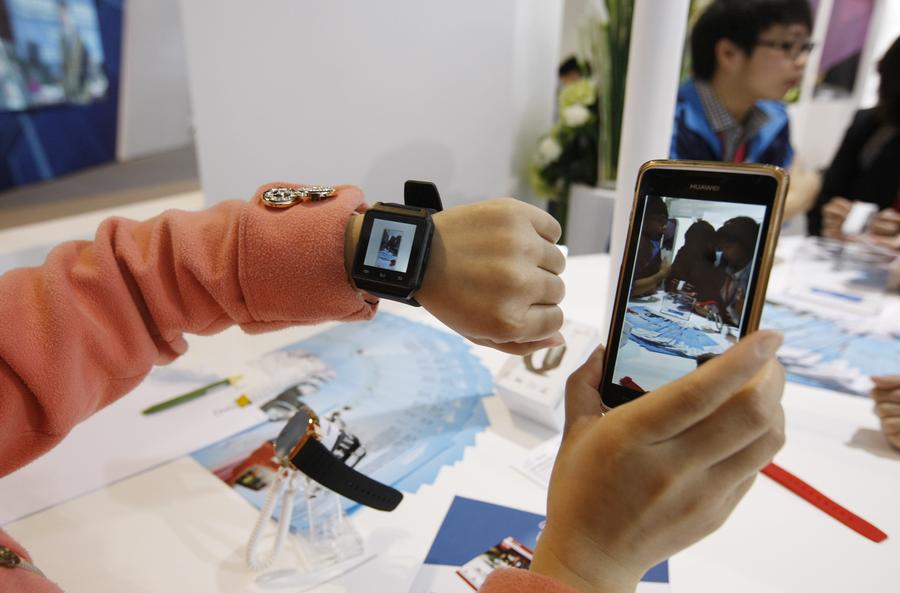 Shanghai tech-fair dazzles