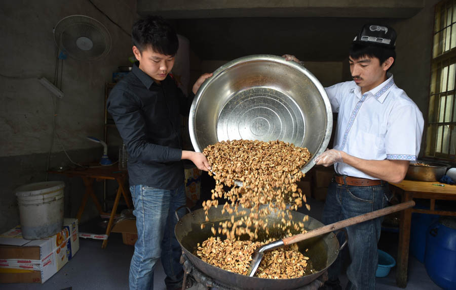 Uyghur student nets market with nut
