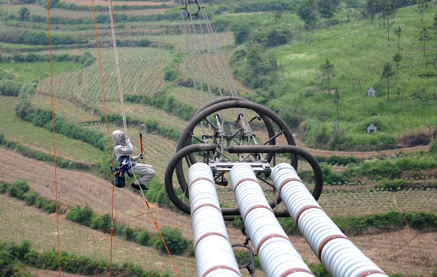 High wire and high voltage in Hubei