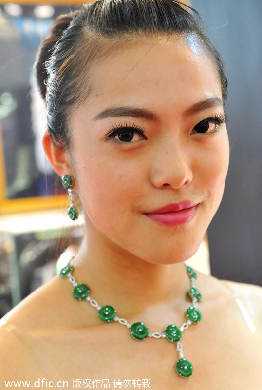 Gems and jewelry shining at Pan-Asia stone show