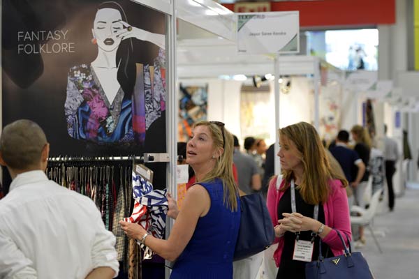 Textile firms mark 35 years of ties at US expo