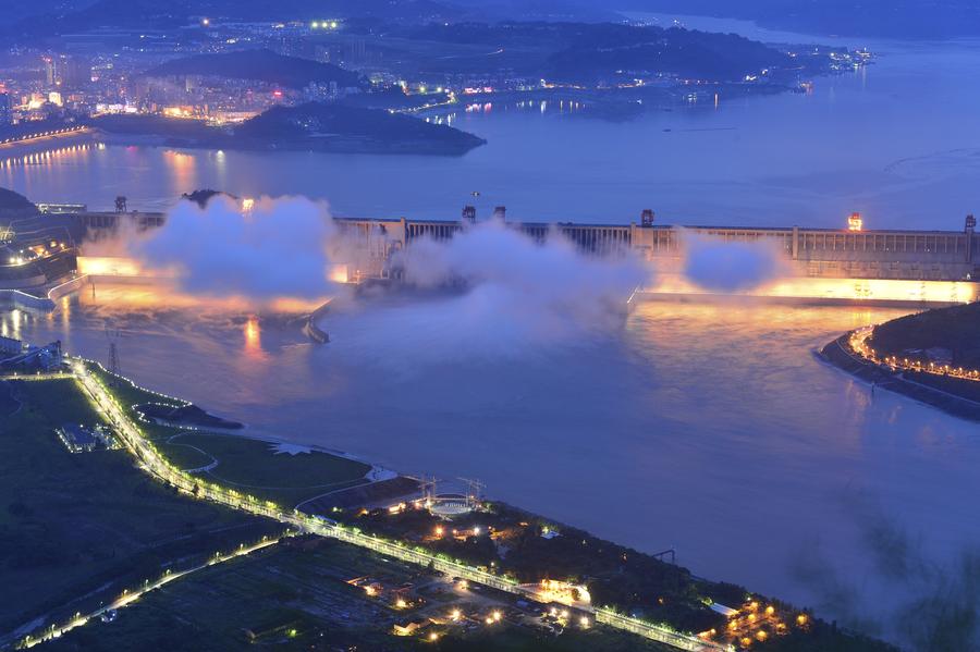 Three Gorges Dam discharges flood water