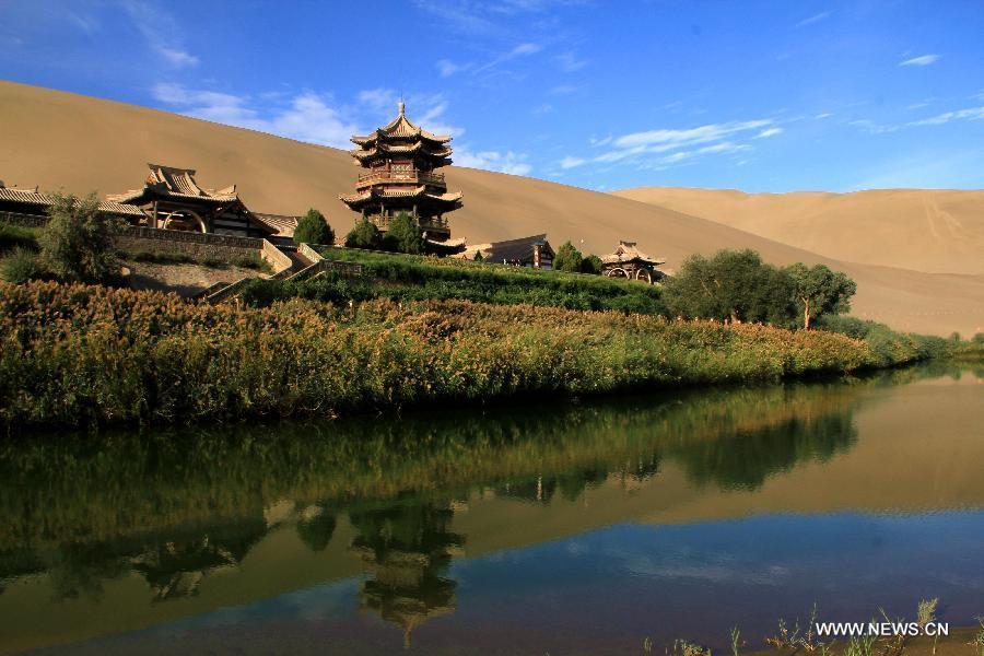 People spend Mid-Autumn holiday in NW China's Gansu