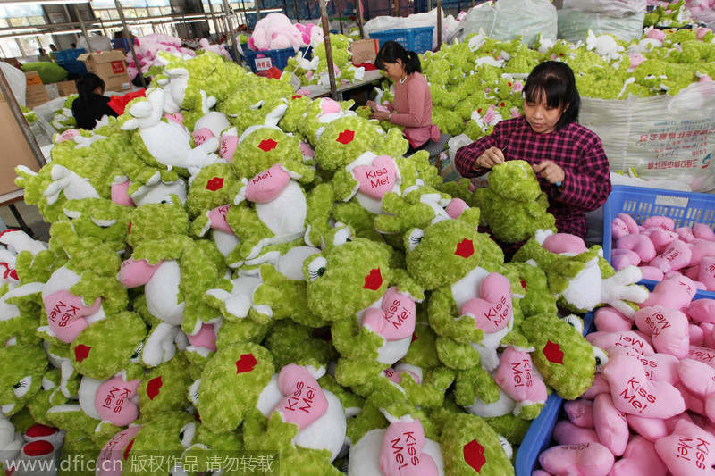 Christmas comes early for Lianyungang toy makers