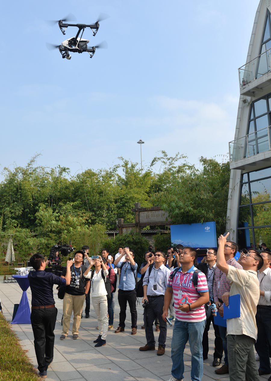 Ultra-high-definition camera drone debuted in Shenzhen