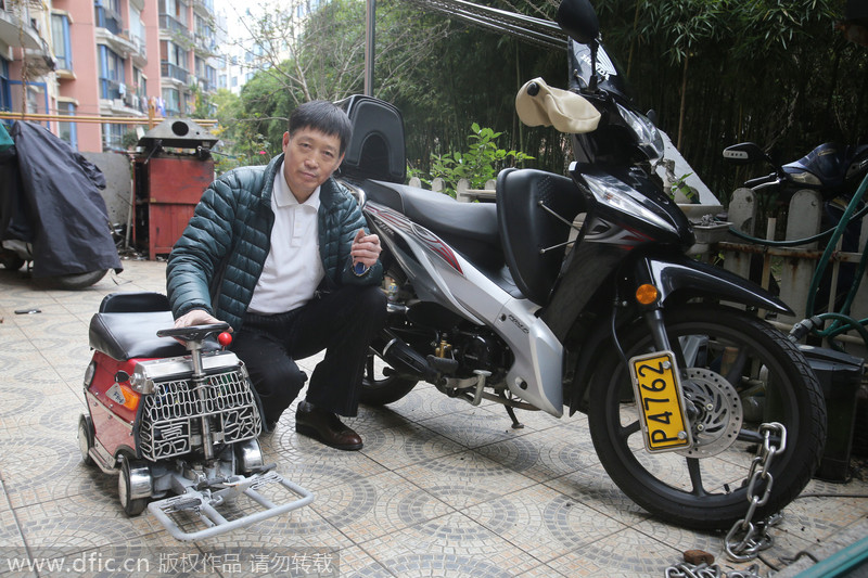 Shanghai native creates mini car by hand