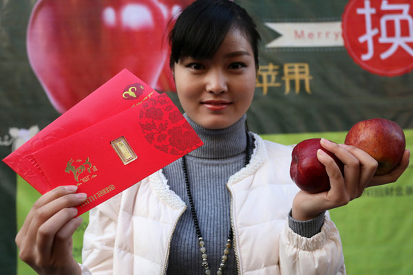 China agrees to allow imports of all US apples