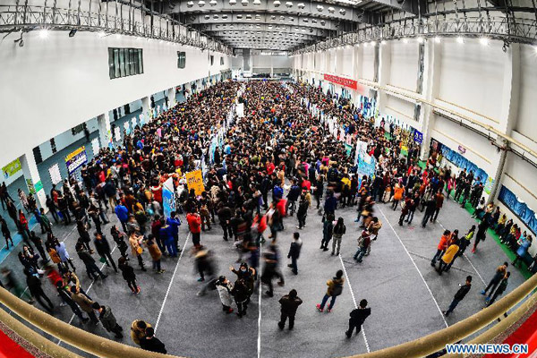 Job fairs for fresh graduates held around China