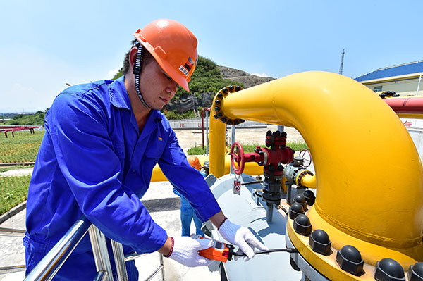 PetroChina offers incentives