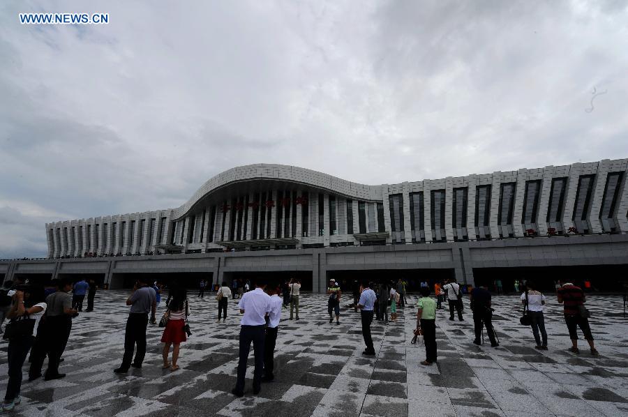 High-speed railway link Harbin and Qiqihar starts operation in NE China