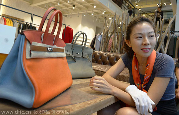 Chinese luxury shoppers increasingly turning online: KPMG