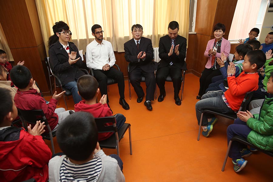 Google CEO Sundar Pichai visits China's Go school