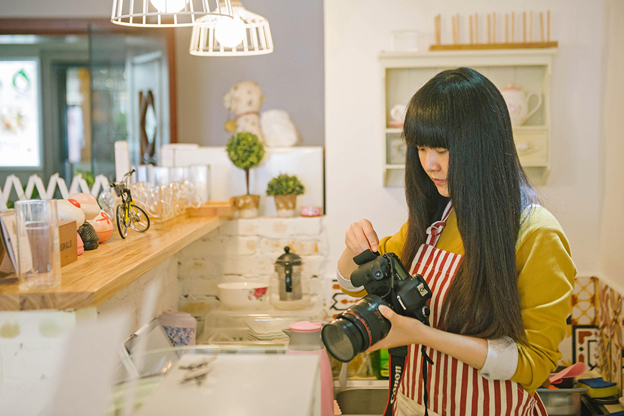 Making dessert and memories at a photo studio