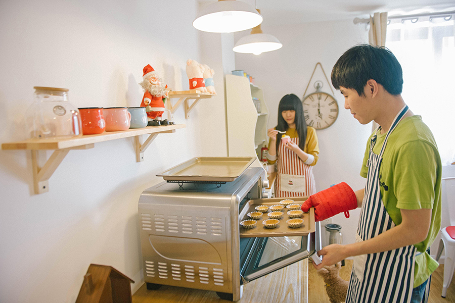 Making dessert and memories at a photo studio