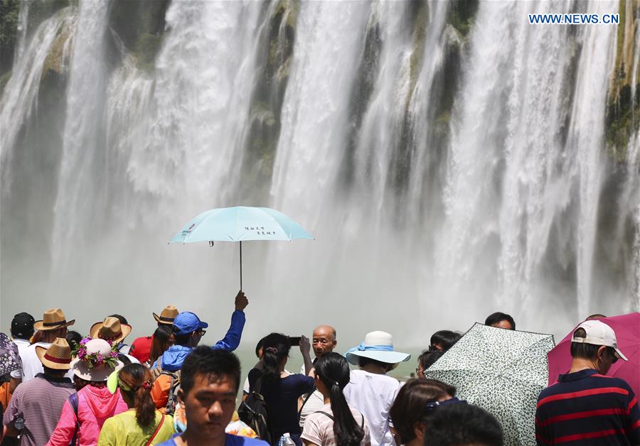 Huangguoshu Waterfall enters tourism peak time