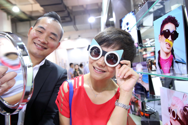 Style and health awareness smartly frame eyewear boom