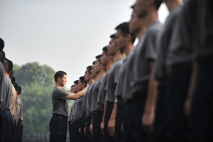 Kickboxing and throwing punches: Welcome to flight security training