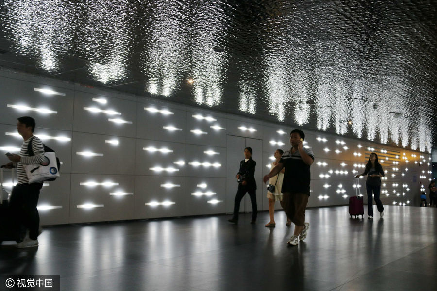 'Space-Time Tunnel' opens in Guangzhou airport