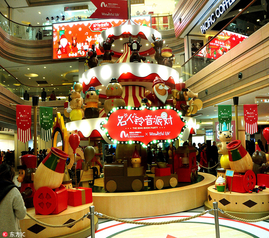 Christmas atmosphere heats up in China