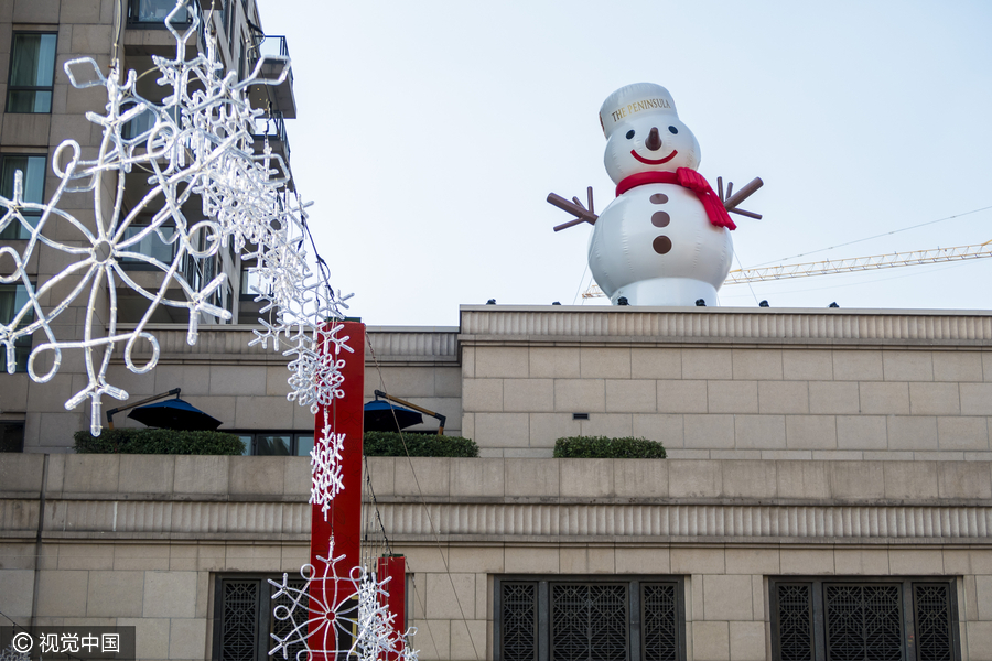 Christmas atmosphere heats up in China