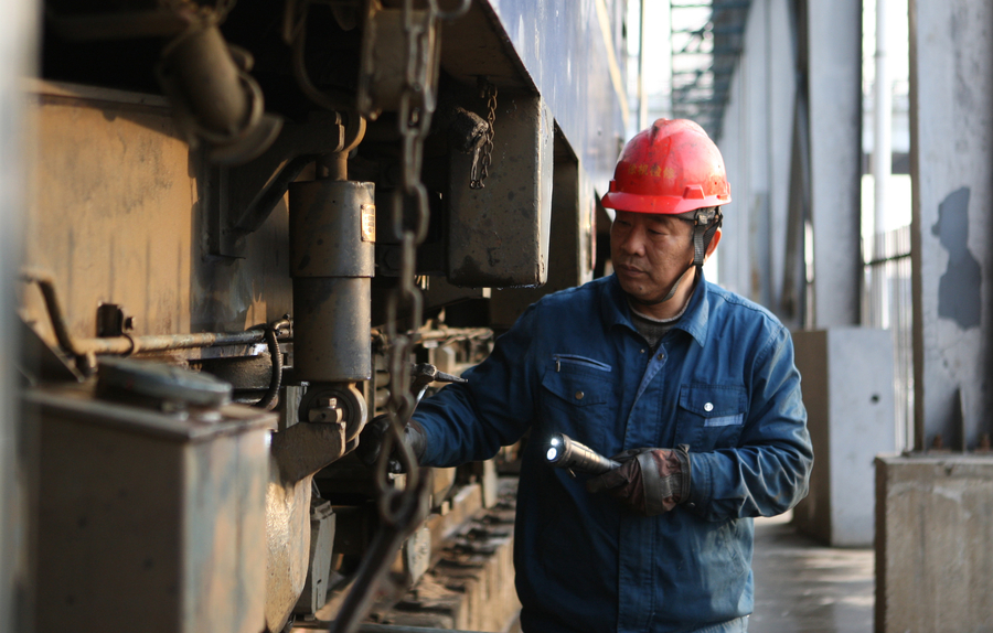 Spring Travel rush: Man who keeps trains on track