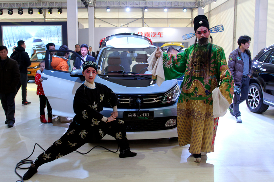 Tradition meets technology: Wu Opera performers take over car show