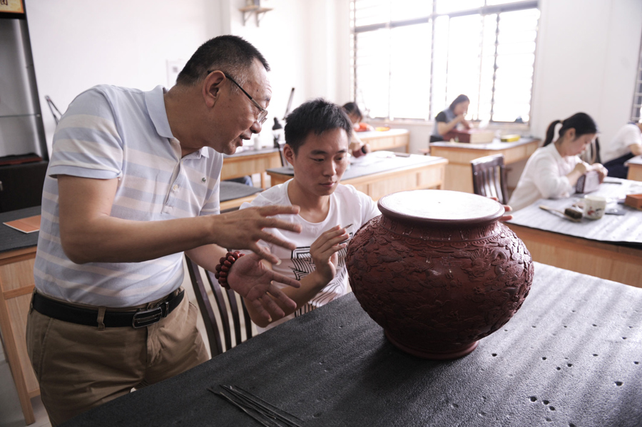 Jiangsu craftsmen in the spotlight